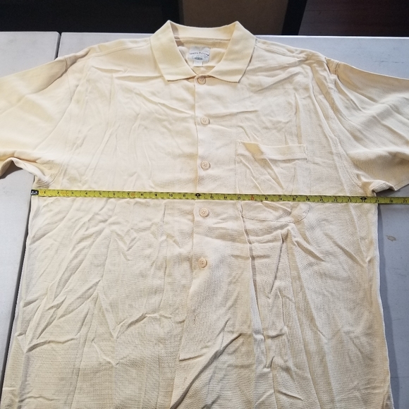 Tommy Bahama XL silk short sleeve shirt. - Picture 2 of 6